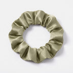 KINT slim 3 cm mulberry silk scrunchie in Sage Green